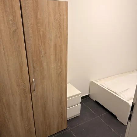 Monteur-&businesshaus, 5 Schlafzimmer *
