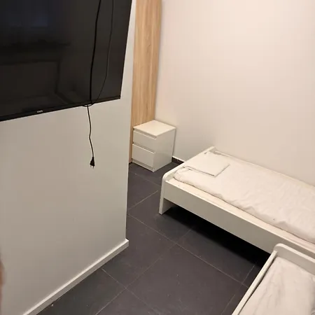 Monteur-&businesshaus, 5 Schlafzimmer Apartment *