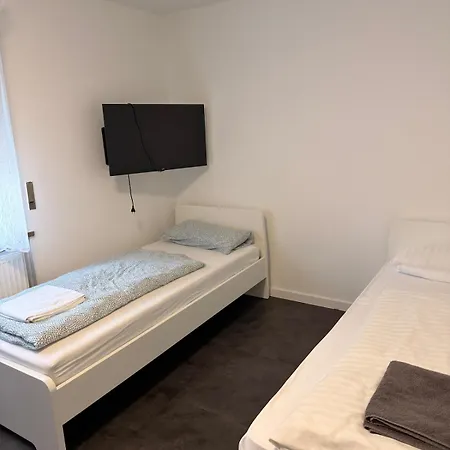 Monteur-&businesshaus, 5 Schlafzimmer Apartment *