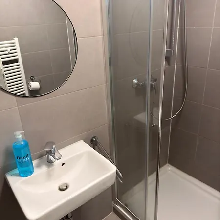 Monteur-&businesshaus, 5 Schlafzimmer Apartment Mörfelden-Walldorf