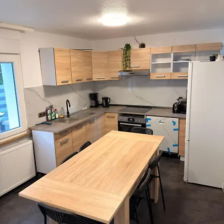 Apartment Monteur-&businesshaus, 5 Schlafzimmer